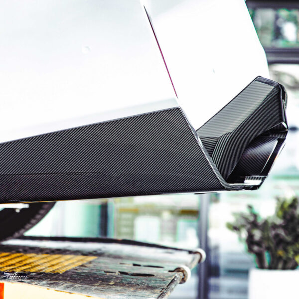 Karbonowy Dyfuzor do BMW G90/G99 M5 w stylu M-Performance - obrazek 6