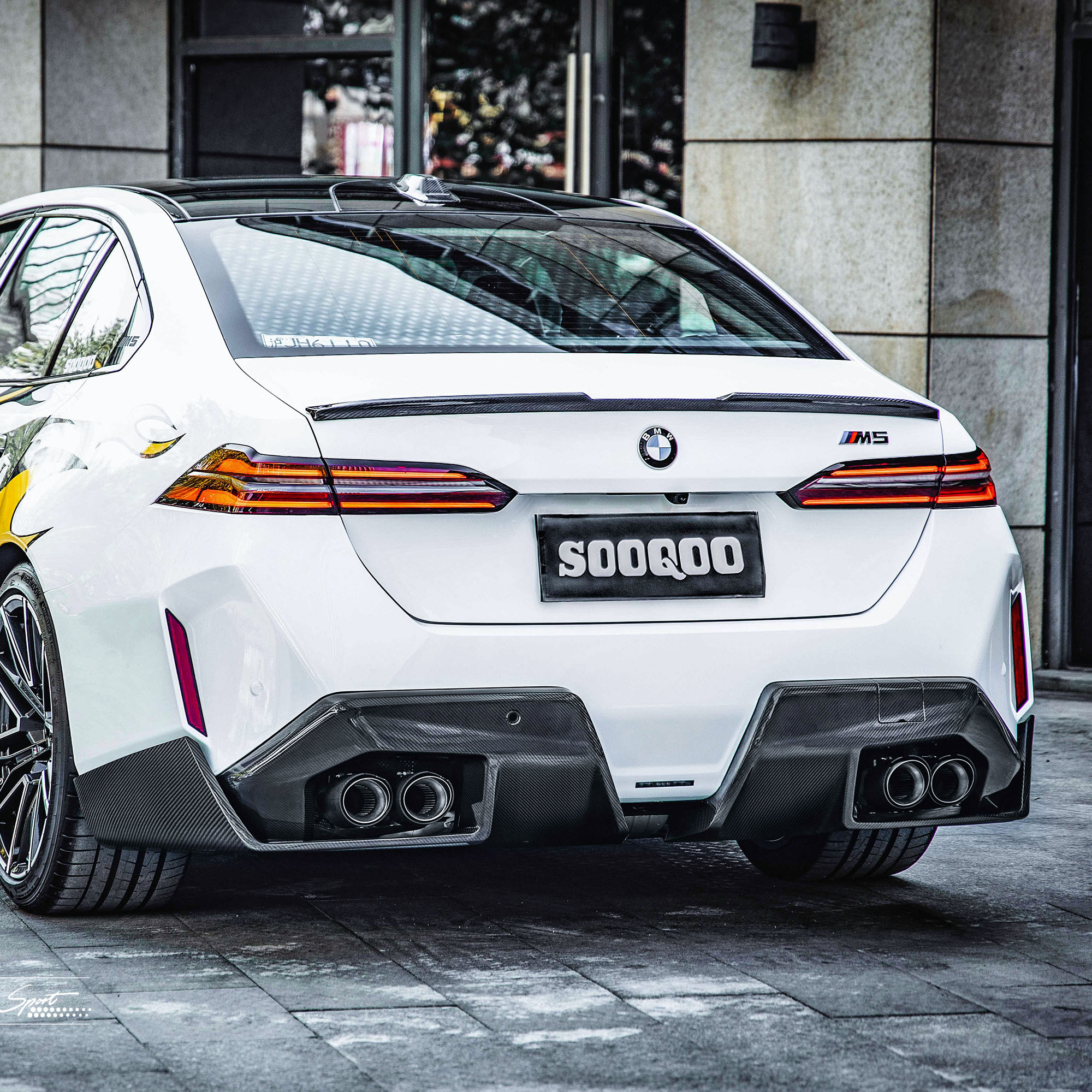 Karbonowy Dyfuzor do BMW G90/G99 M5 w stylu M-Performance - obrazek 7