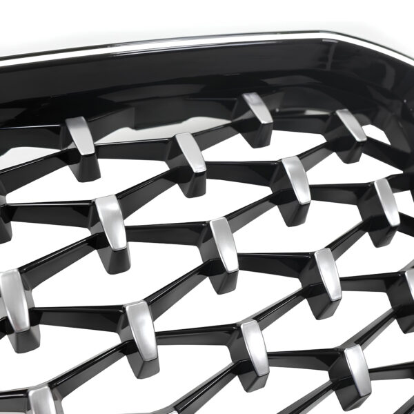 Atrapa nerki BMW X3 G01 / X4 G02 LCI (2021–2024) Silver Diamond & Black Rim LED - obrazek 3