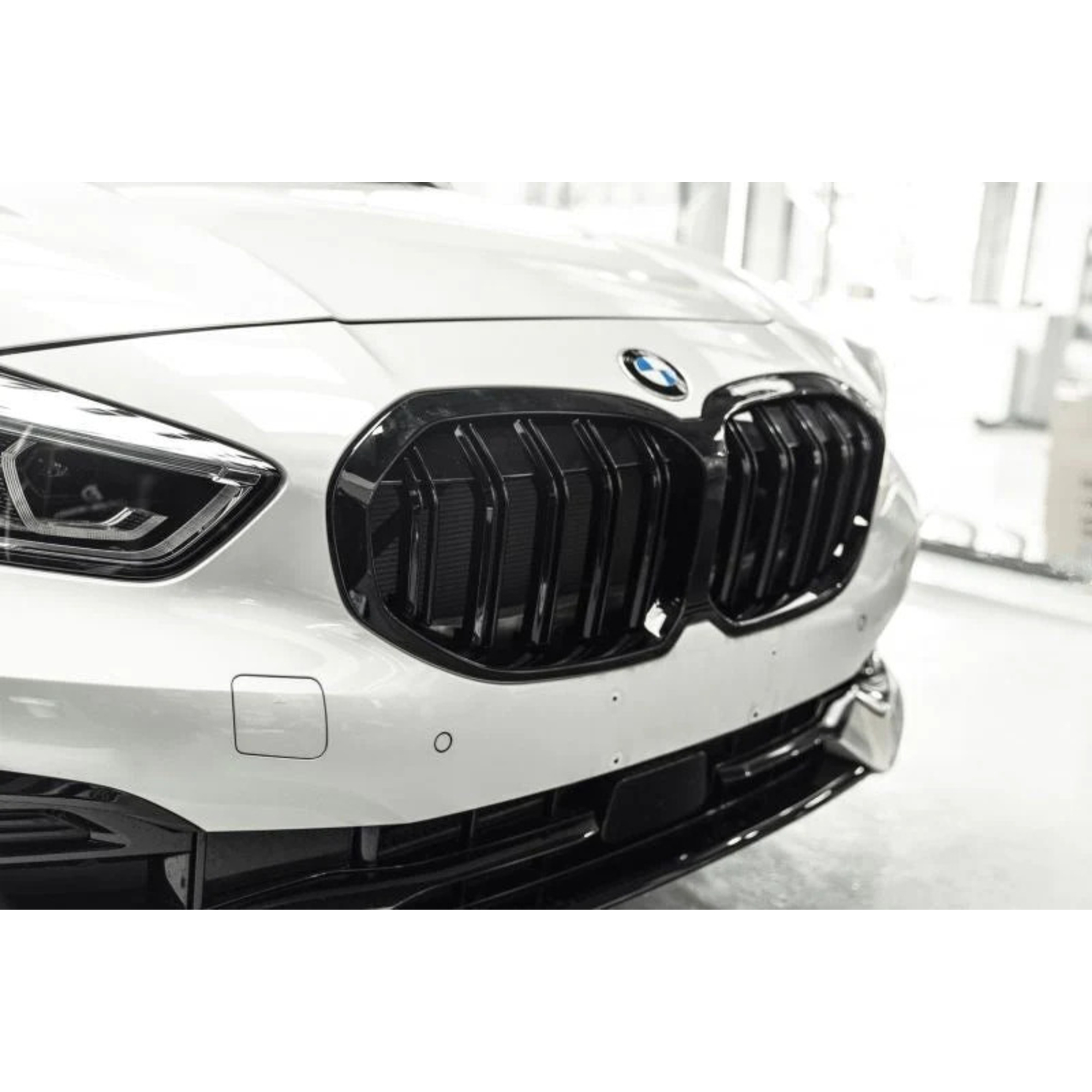 Grill (Nerki) BMW Seria 1 F40 M-Style Czarny Połysk - obrazek 2