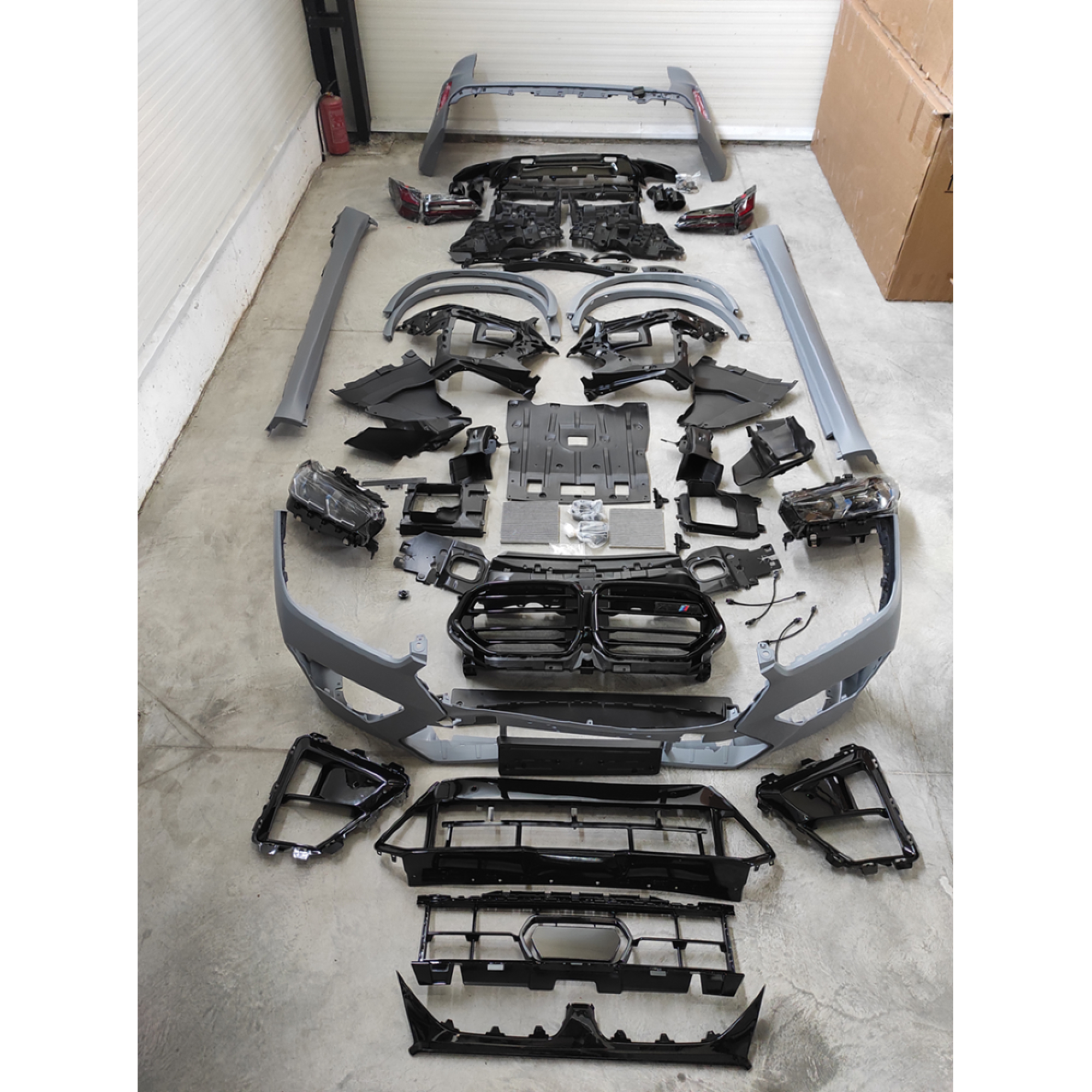 Bodykit Zderzaki Progi Lampy BMW G05 (2019–2022) – Konwersja na X5M F95 - obrazek 3