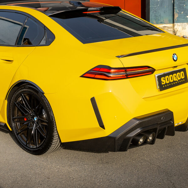 Karbonowe Nakładki na Odblaski BMW M5 G90 / G99 SOOQOO Styl (Dry-Carbon) - obrazek 8