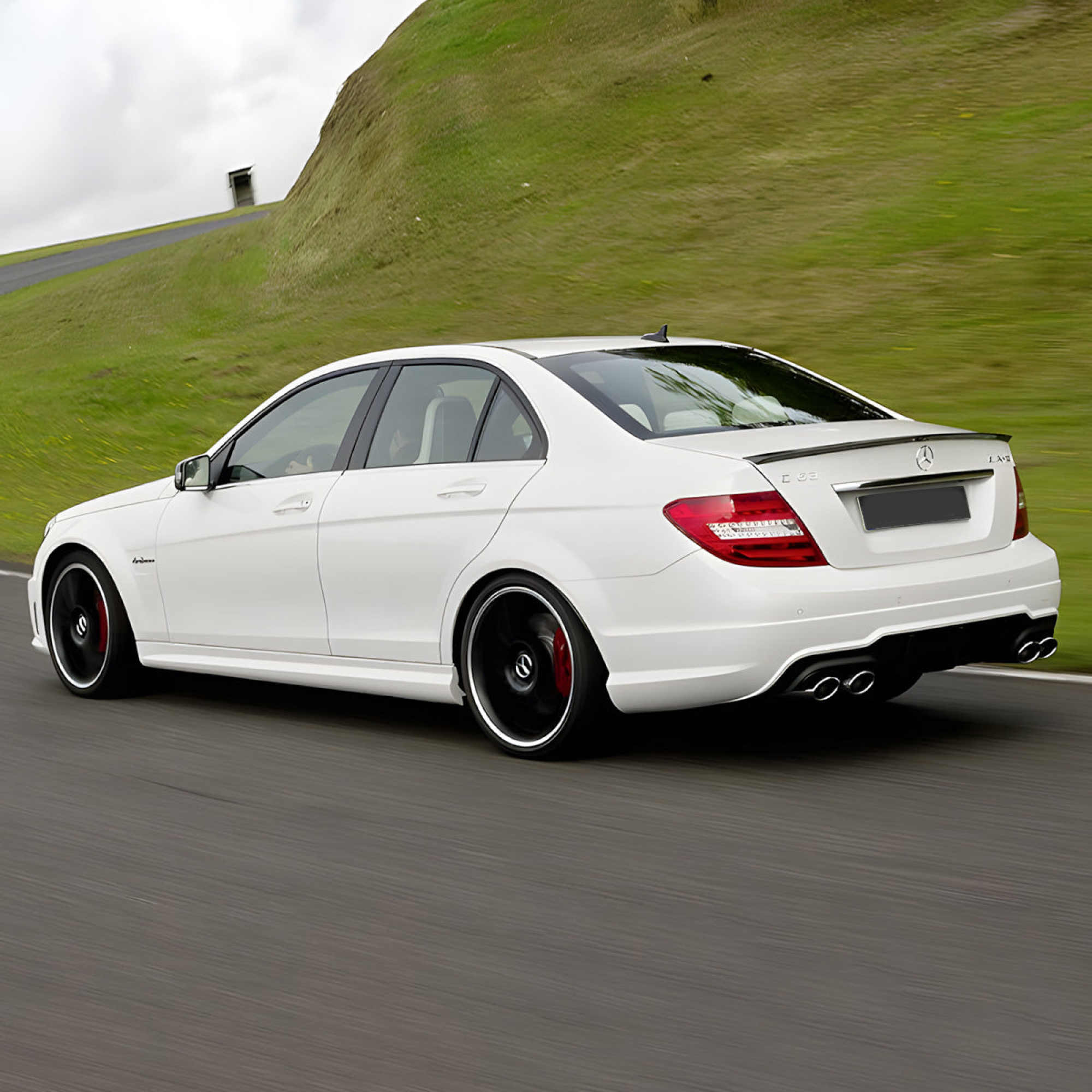 Spoiler Lotka Mercedes C-Klasa W204 AMG Style Czarny Połysk (2007–2013) - obrazek 5
