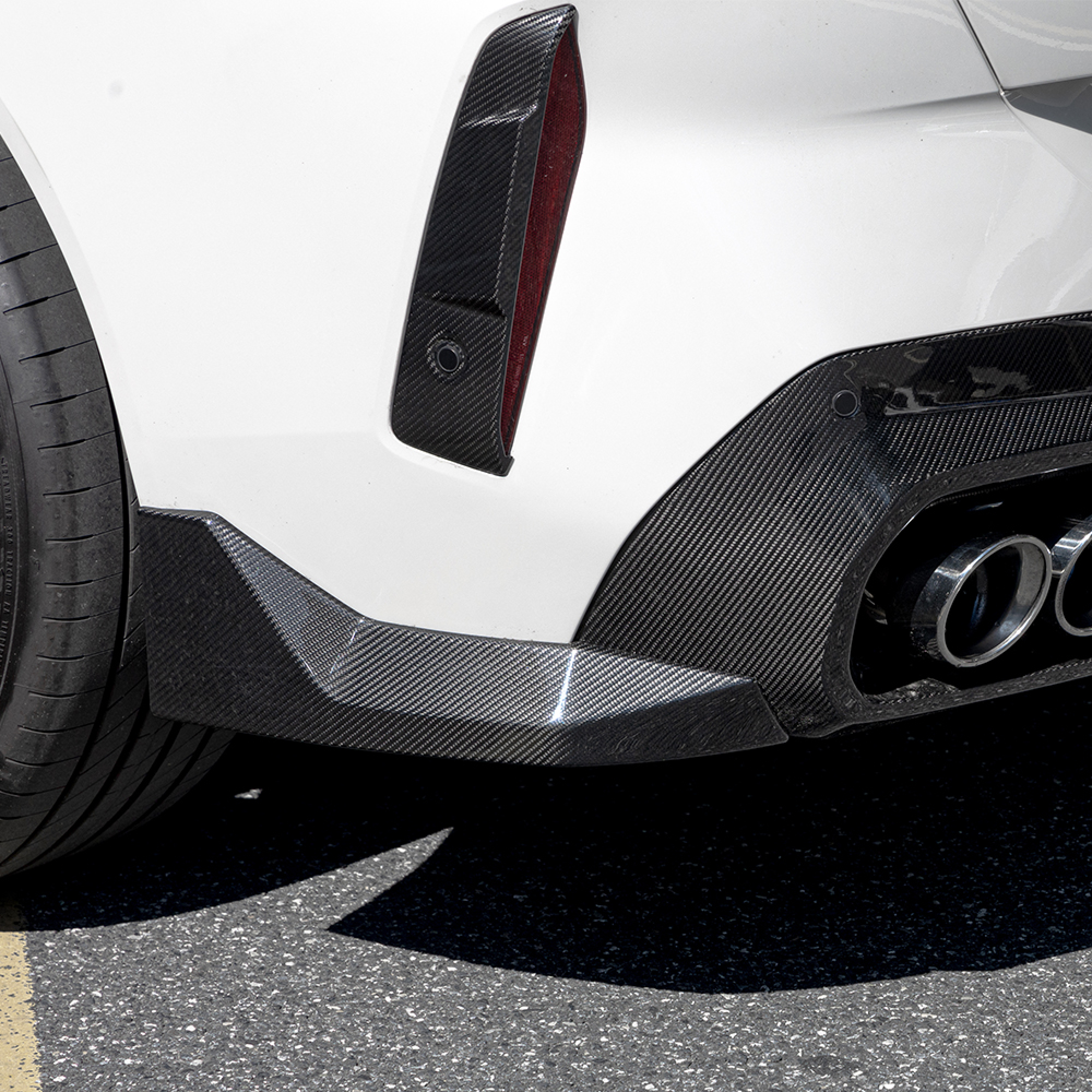 Karbonowy Dekor Odblasków Tylnego Zderzaka BMW X3 G45 – SOOQOO Styl - obrazek 2
