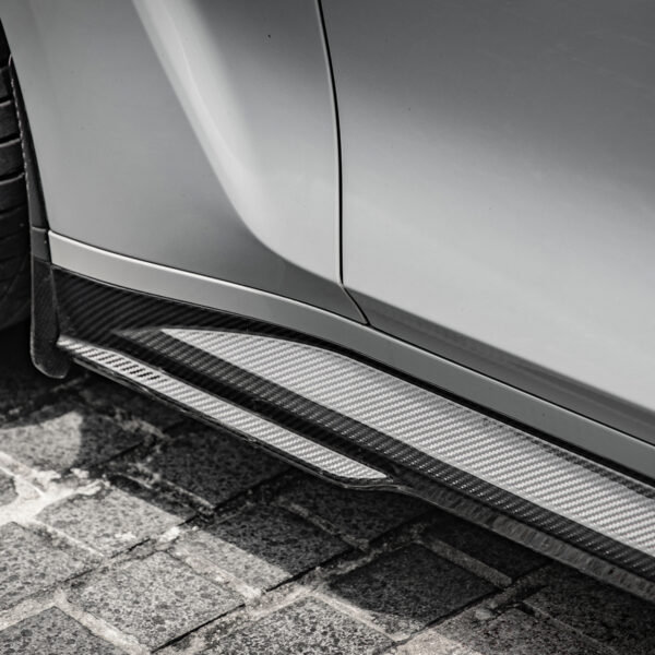 Karbonowe dokładki listwy pod progi do BMW M3 G80/G81 w stylu SOOQOO - obrazek 5