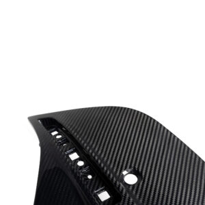 Karbonowe Dekory Tylnego Zderzaka przy Odblaskach BMW G26 SOOQOO Style (Dry-Carbon) - obrazek 5