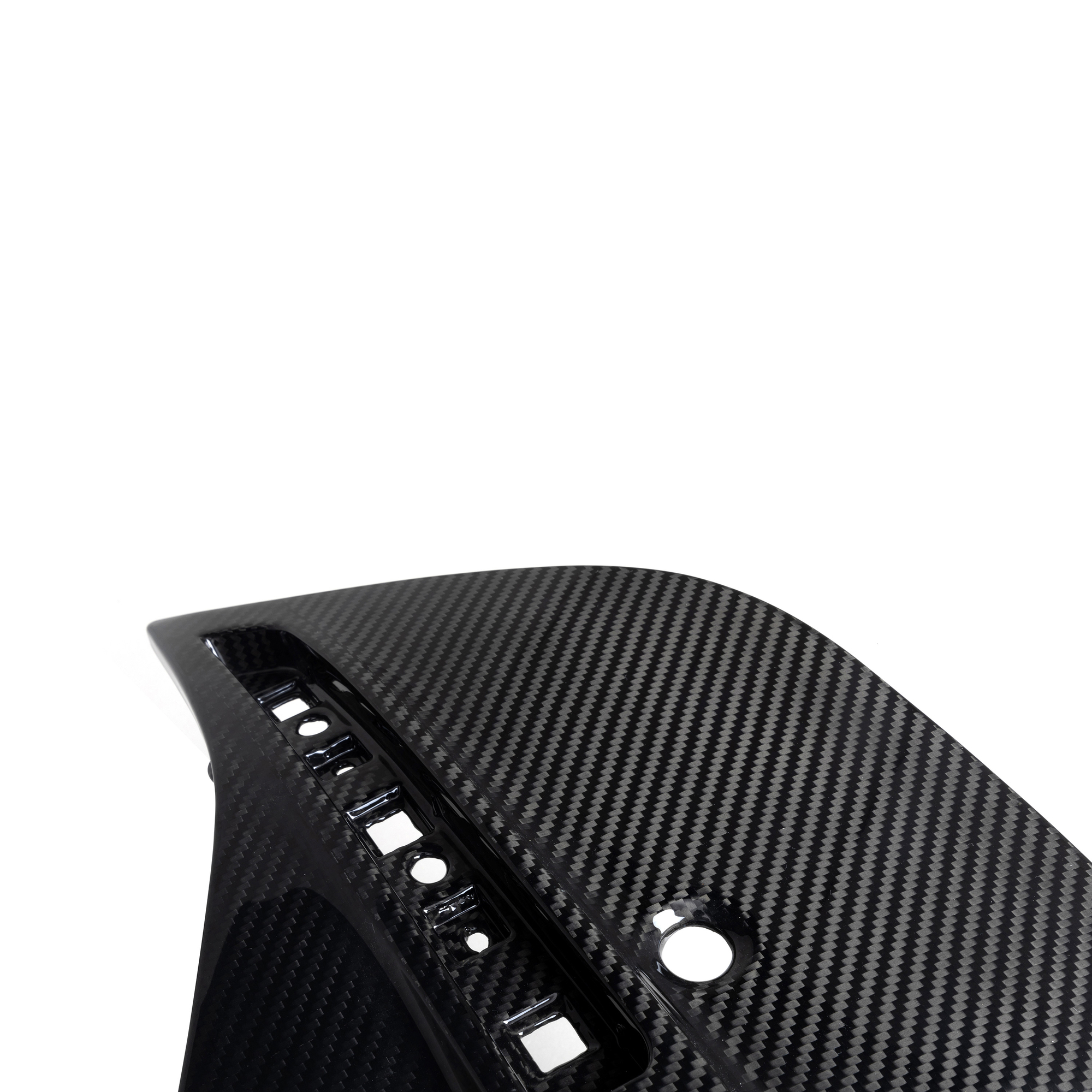 Karbonowe Dekory Tylnego Zderzaka przy Odblaskach BMW G26 SOOQOO Style (Dry-Carbon) - obrazek 5