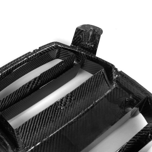 Karbonowy Grill Atrapa Nerki BMW M3/M4 G80/G82 2024+ SOOQOO-V Style - obrazek 3