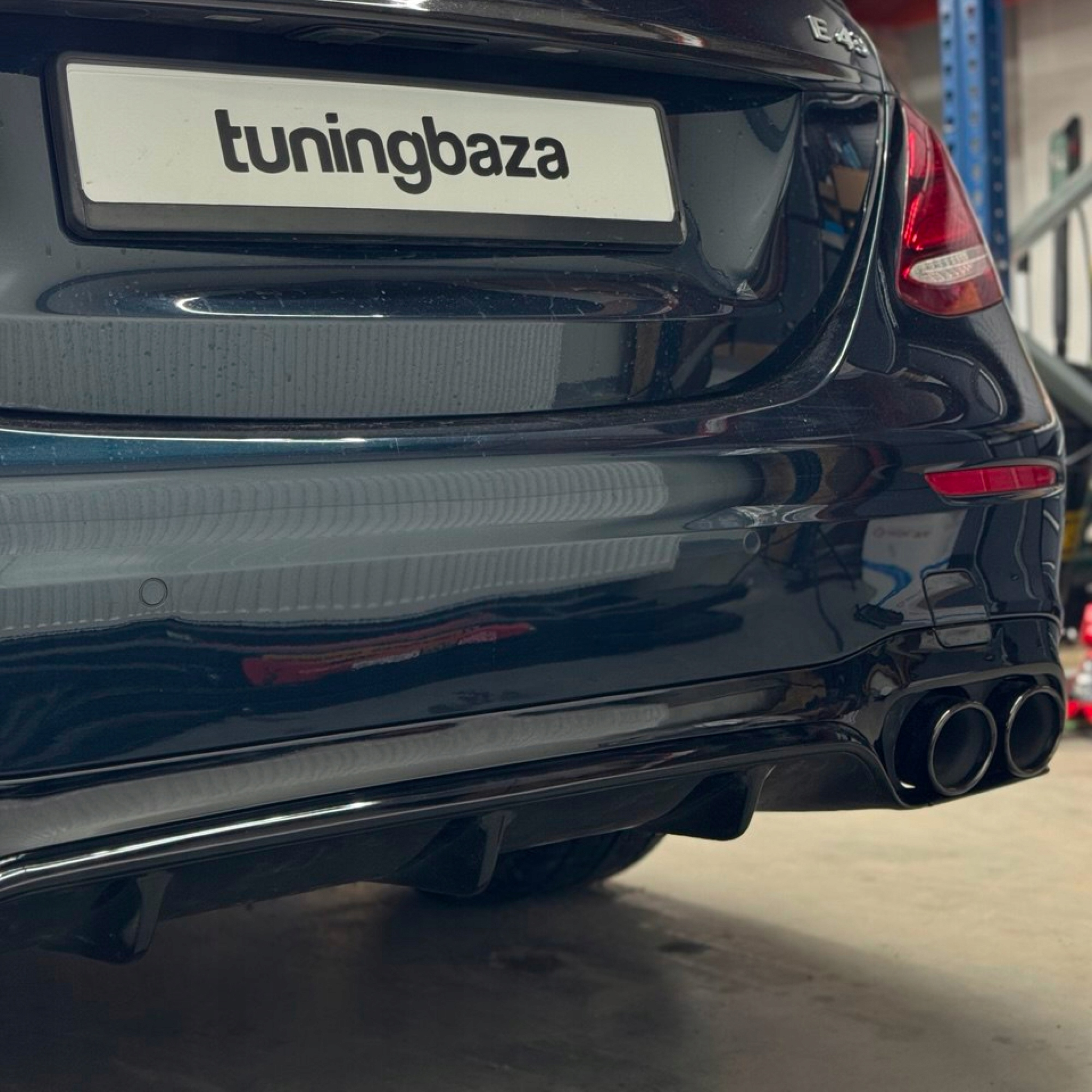 Dyfuzor Tylny Mercedes W213 E43 Przedlift AMG 53 Styl Czarny Połysk (2016–2019) - obrazek 4
