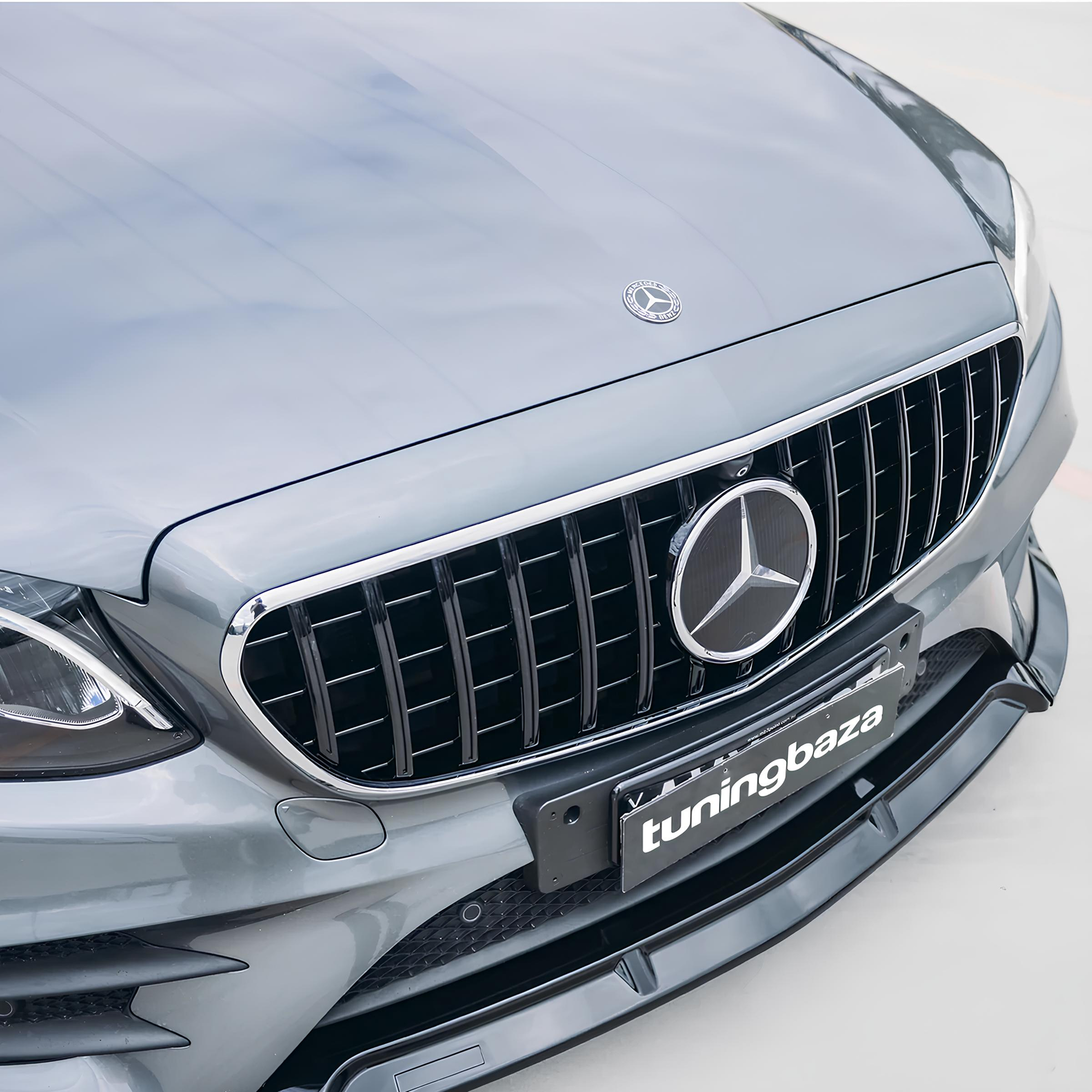 Grill Atrapa Mercedes E-Klasy W213 GT Style Czarny Połysk 16-23 Z Kamerą - obrazek 5