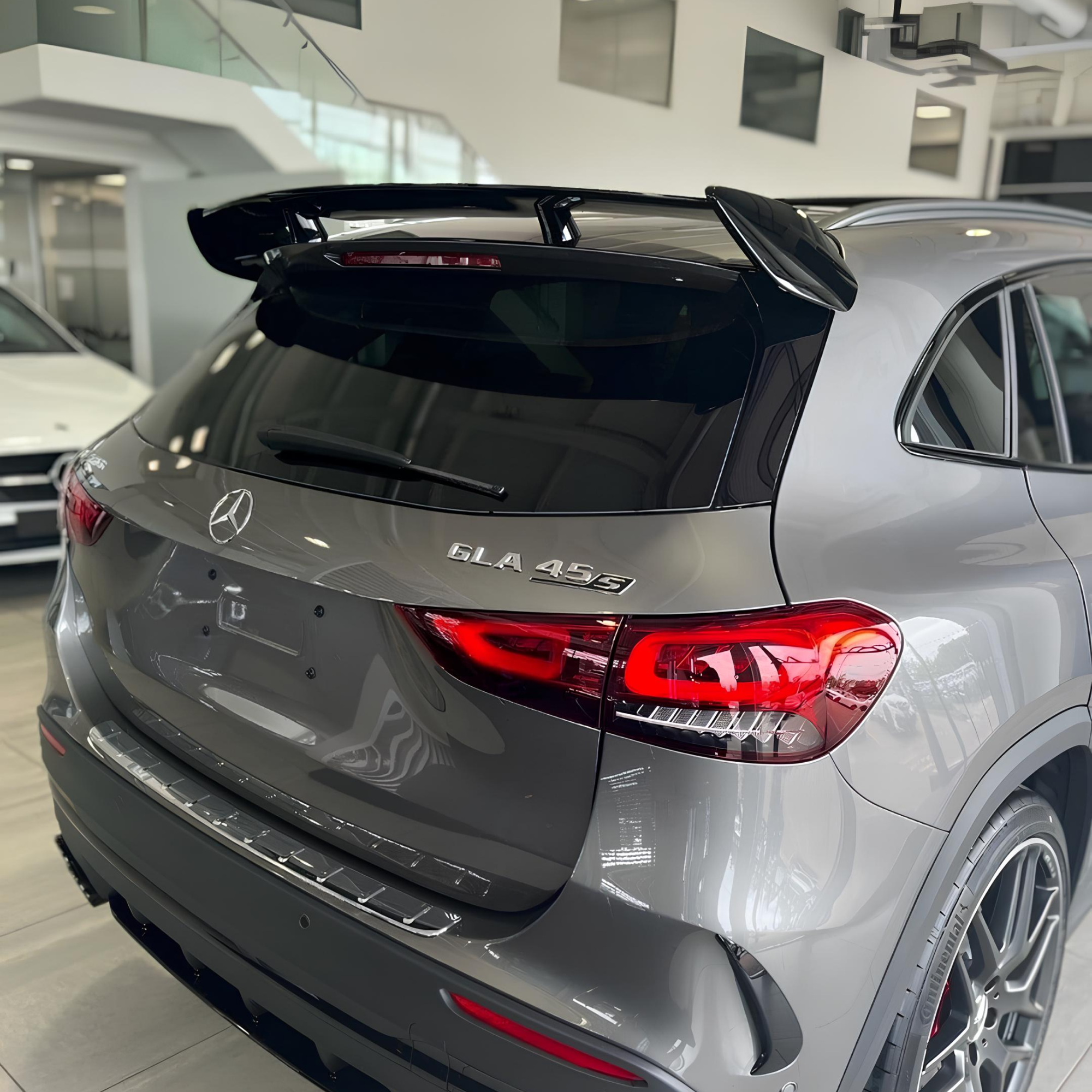 Spoiler Dachowy Mercedes-Benz GLA H247 Styl AMG 45S Czarny Połysk od 2020 - obrazek 3