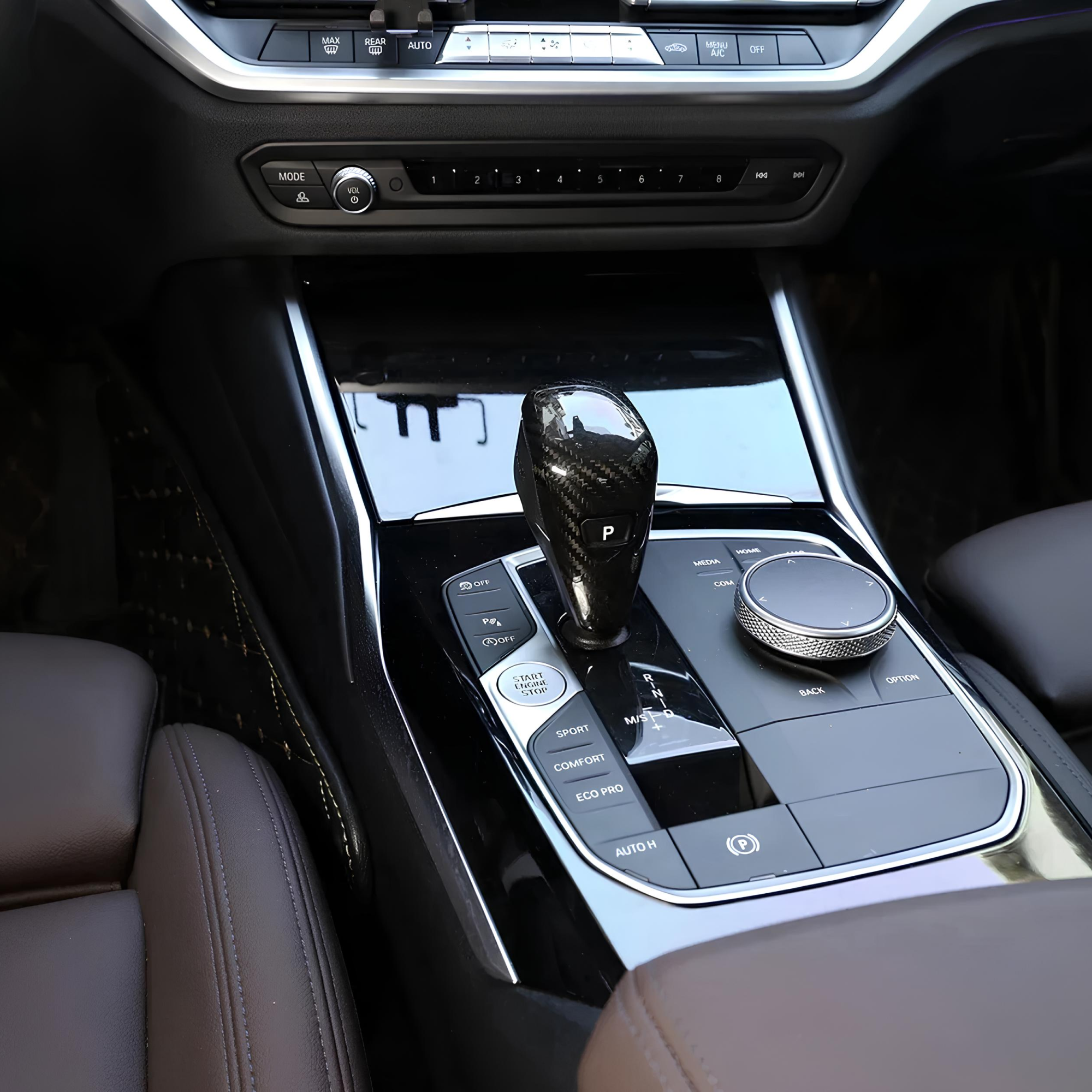 Karbonowa Osłona Gałki Zmiany Biegów do BMW Serii 1 / 2 / 3 / 4 / 8 / Z4 / X3 / X4 / X5 / X6 (2018-2024) - obrazek 5