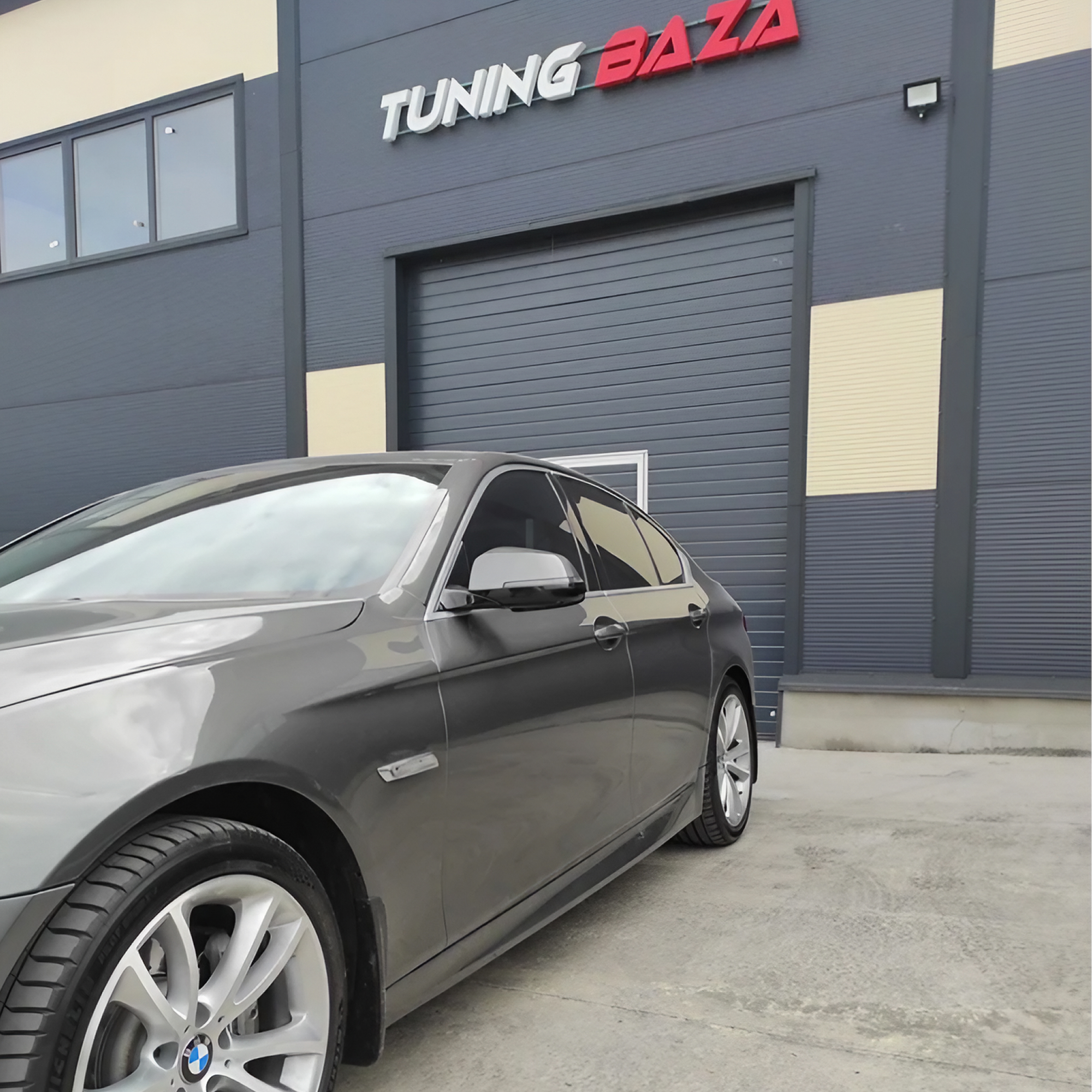 Progi Boczne BMW 5 F10 Sedan w stylu M-Tech (2009–2016) - obrazek 3