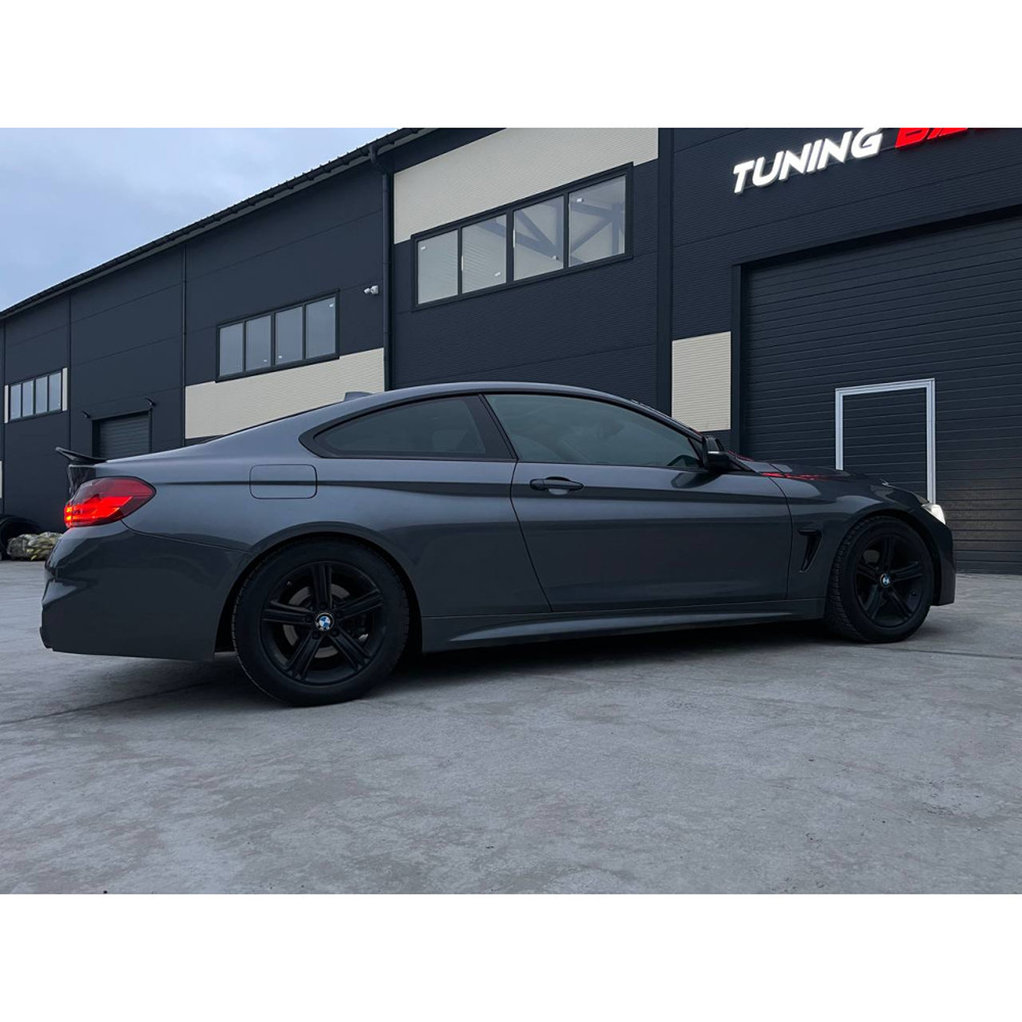Progi Boczne BMW F32 / F33 w stylu M-Tech – Do Malowania - obrazek 3