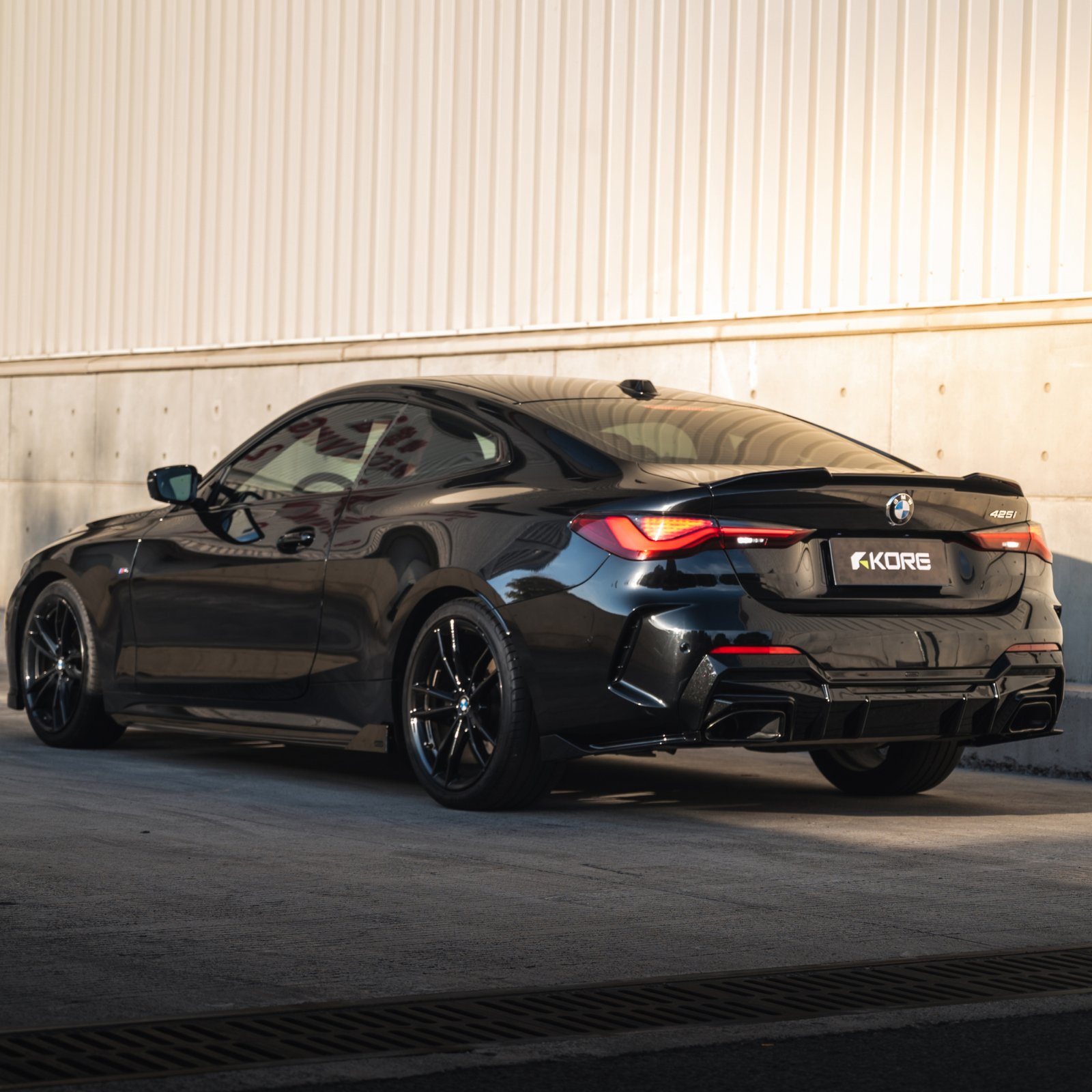 Spoiler Lotka BMW G22 G82 Własny Design Czarny Szafir KORE - obrazek 8