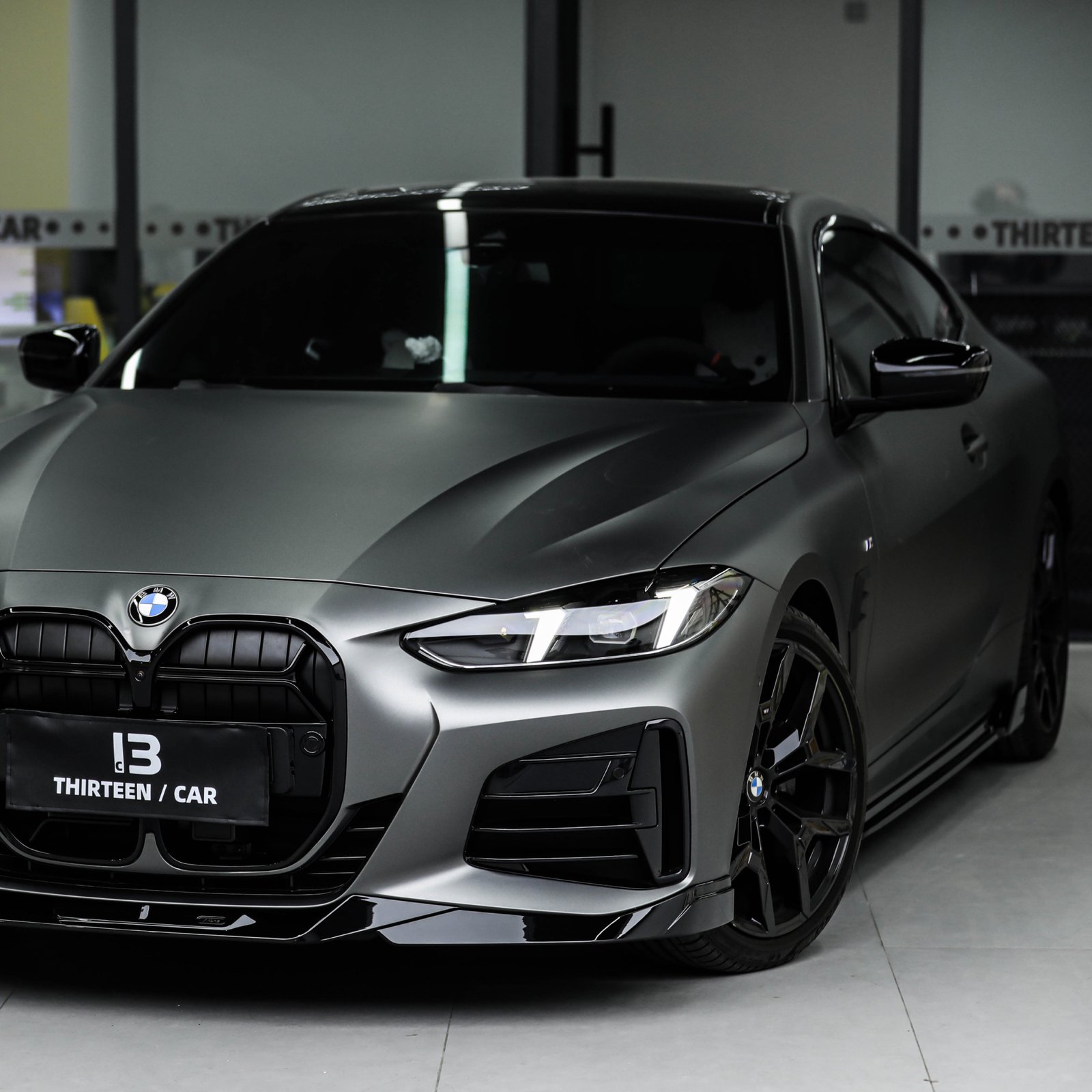 DOKŁADKI LISTWY POD PROGI BMW G22 G23 M-Paket Czarny Szafir KORE - obrazek 10